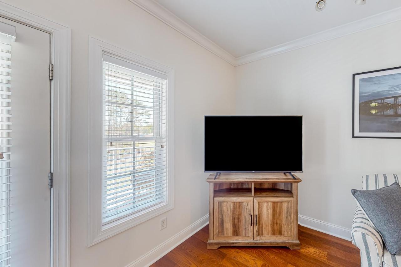 Dolphin Shores, Unit 3 *